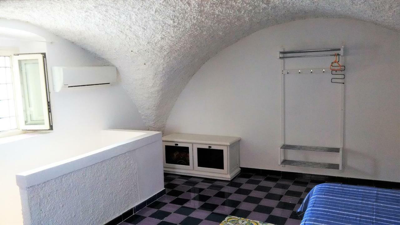 Sea Breeze House Apartment Amalfi Bagian luar foto